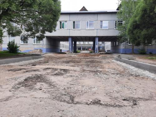 Началось благоустройство территории поликлиники Сокольской ЦРБ