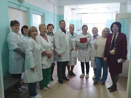 Пациент с особо опасной инфекцией записался в регистратуре поликлиники и отправился на приём к врачу терапевту